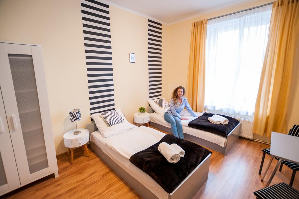 Lew Hostel Inowrocław Exterior foto